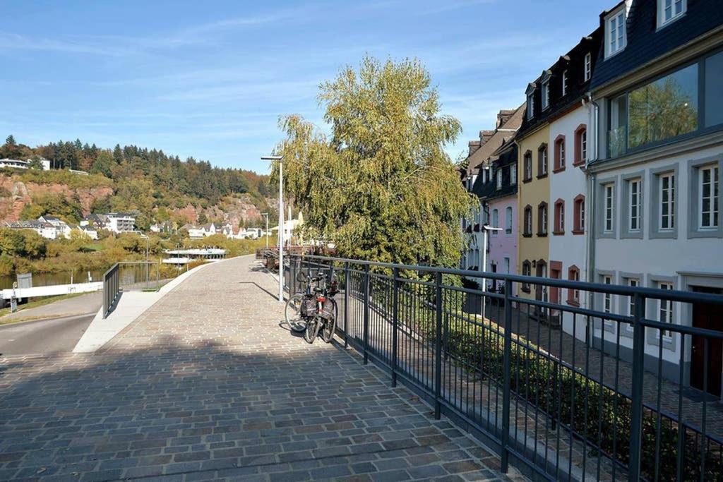 Pearl - King Bed - Netflix - Projector - Fast Wi-fi Apartment Trier