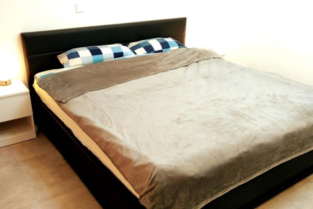 Apartment Pearl - King Bed - Netflix - Projector - Fast Wi-fi Trier