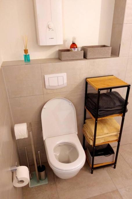 Apartment Pearl - King Bed - Netflix - Projector - Fast Wi-fi *